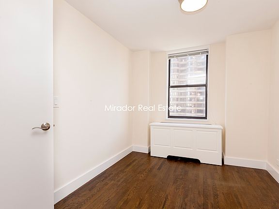 5th image of 330 E 39th St #17C*