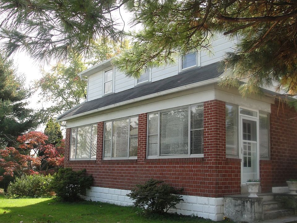 For Sale: 1098 Horseshoe Pike, Downingtown, Pa 19335