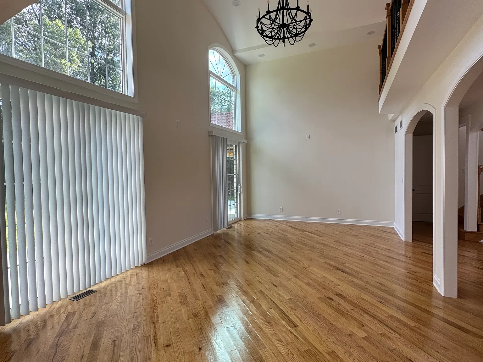 4 bed, 3.5 bath, 3200 sqft, $5,000 — Photo 4
