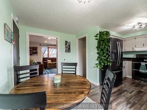 5th image of 403 Pheasant Dr