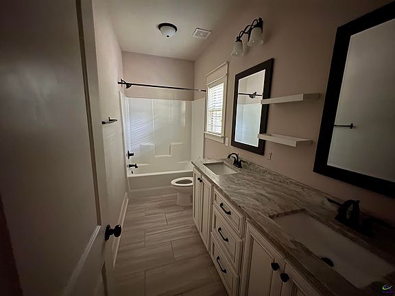 3rd image of 117 Waters Edge Ct