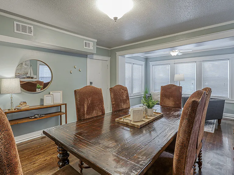 3400 & 3402 Gillham Rd — Photo 10