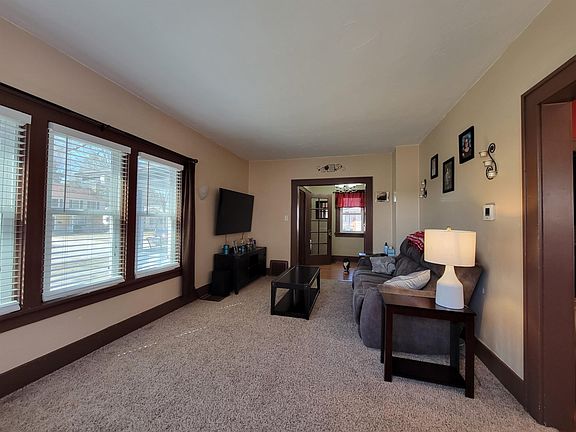 Looking toward foyer