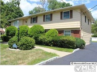 18 Limoli Ln, Clark, NJ 07066