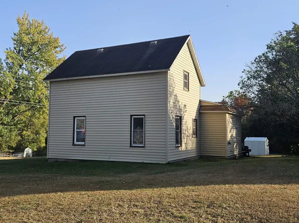 613 9th Ave NE, Independence, IA 50644