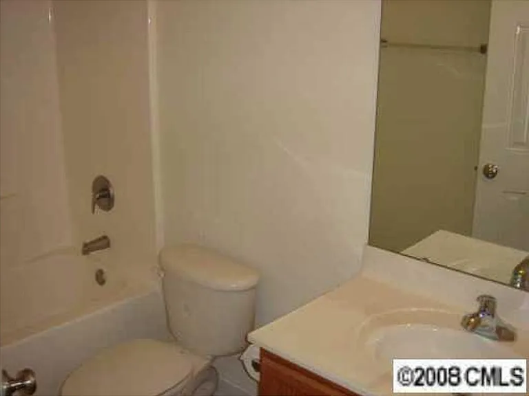 16514 Ambassador Park Dr — Photo 6