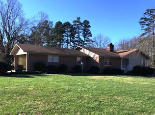 1710 Sparrow Dr, Pleasant Garden, NC 27313