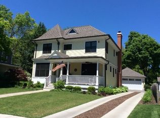 604 McKinley Ave, Libertyville, IL