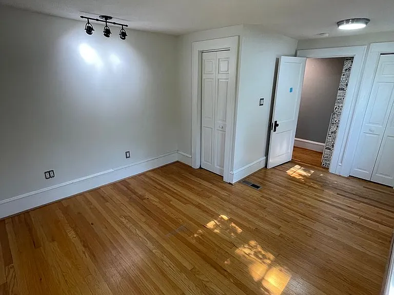 1404 E Park Pl — Photo 21
