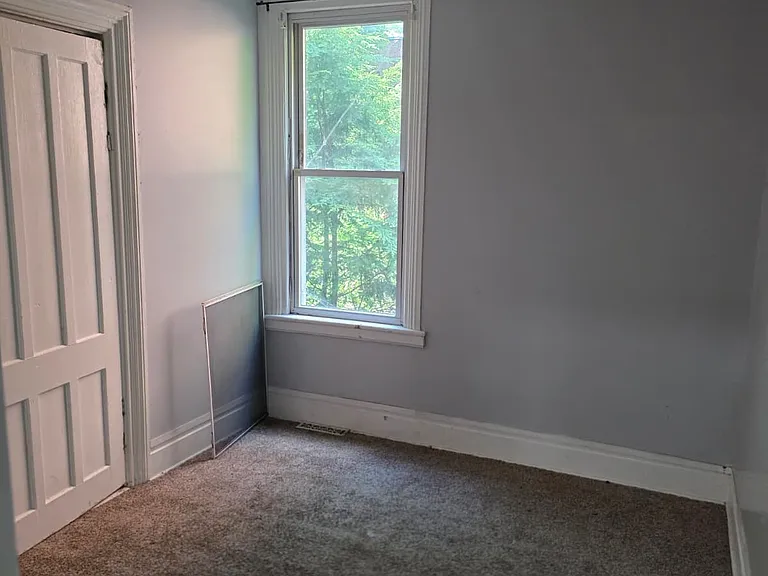 2 Linden Ave #5 — Photo 7