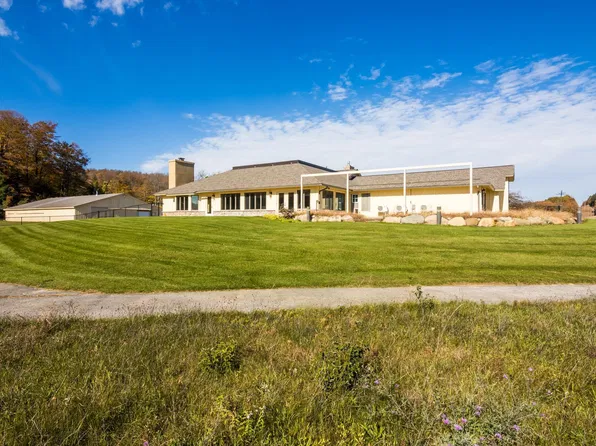6700 N Matheson Rd, Northport, MI 49670