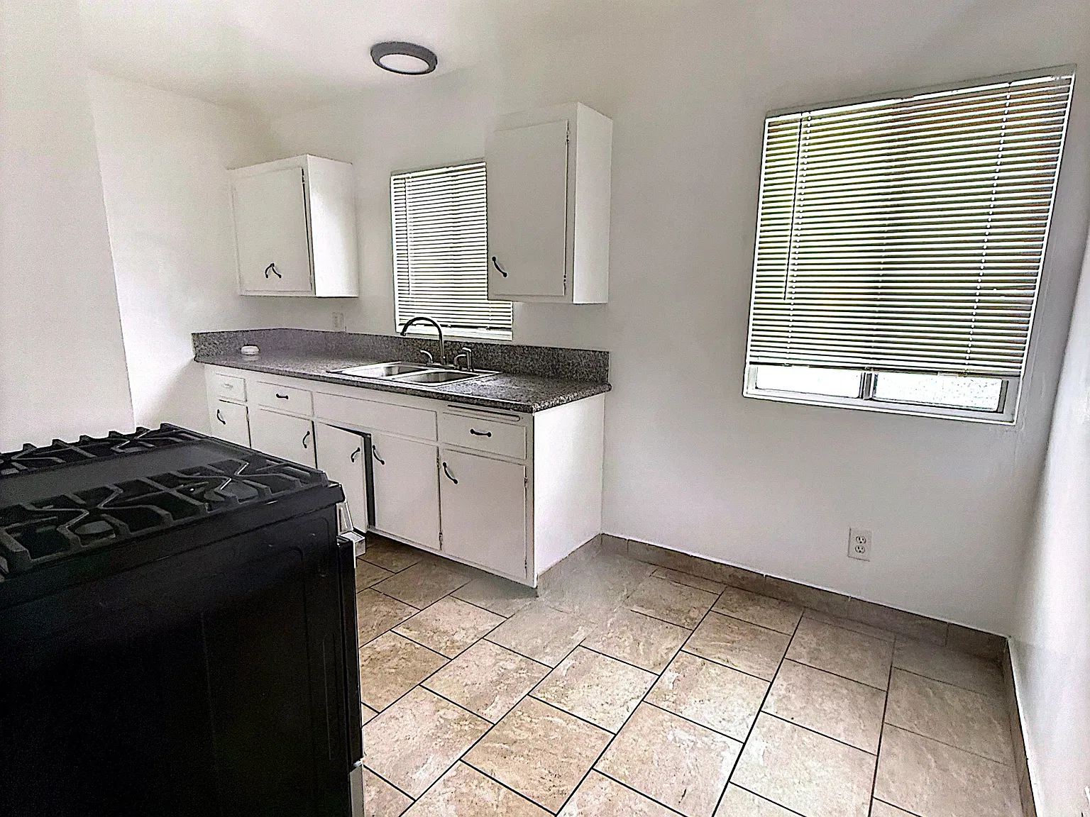 3843 Artesia Blvd — Photo 2
