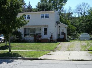 960 Hancock Ave, Akron, OH 44314