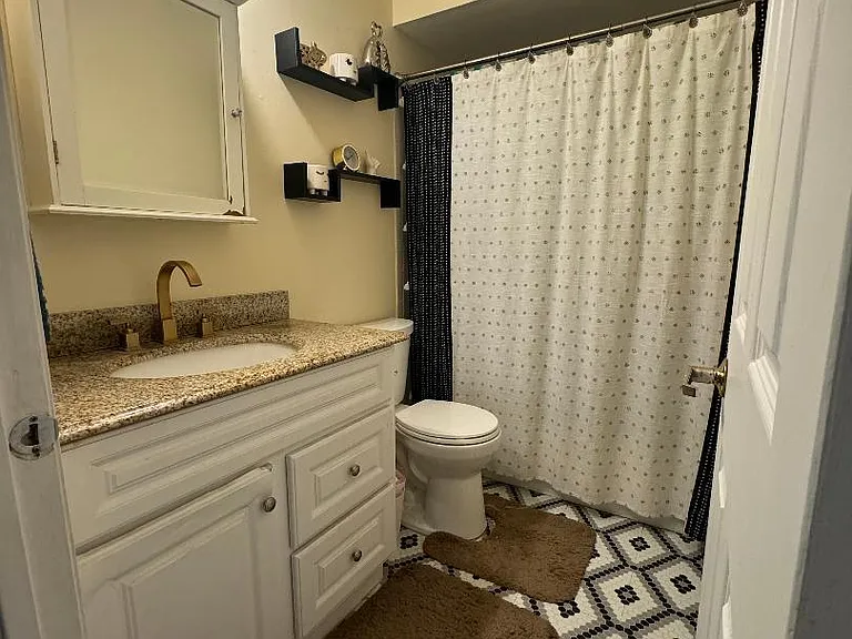 18 E Countryside Dr — Photo 19