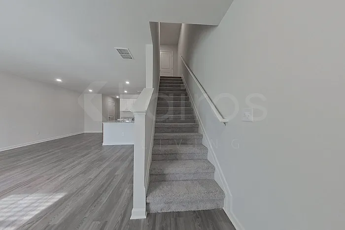 3 bed, 2.5 bath, 1522 sqft, $1,595 — Photo 3