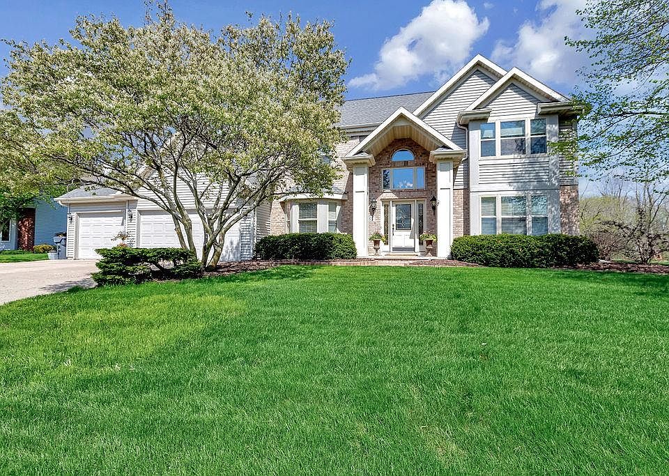 1st image of 958 Evergreen Ln
