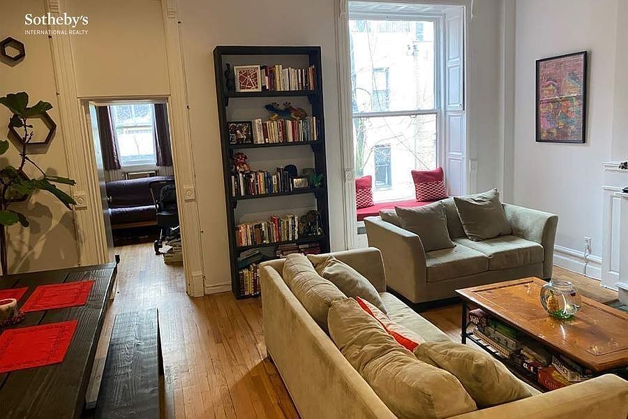 1st image of 27 W 88th St APT 3