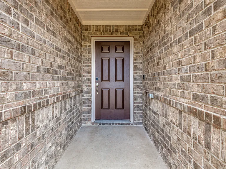 3121 Angus Dr — Photo 2