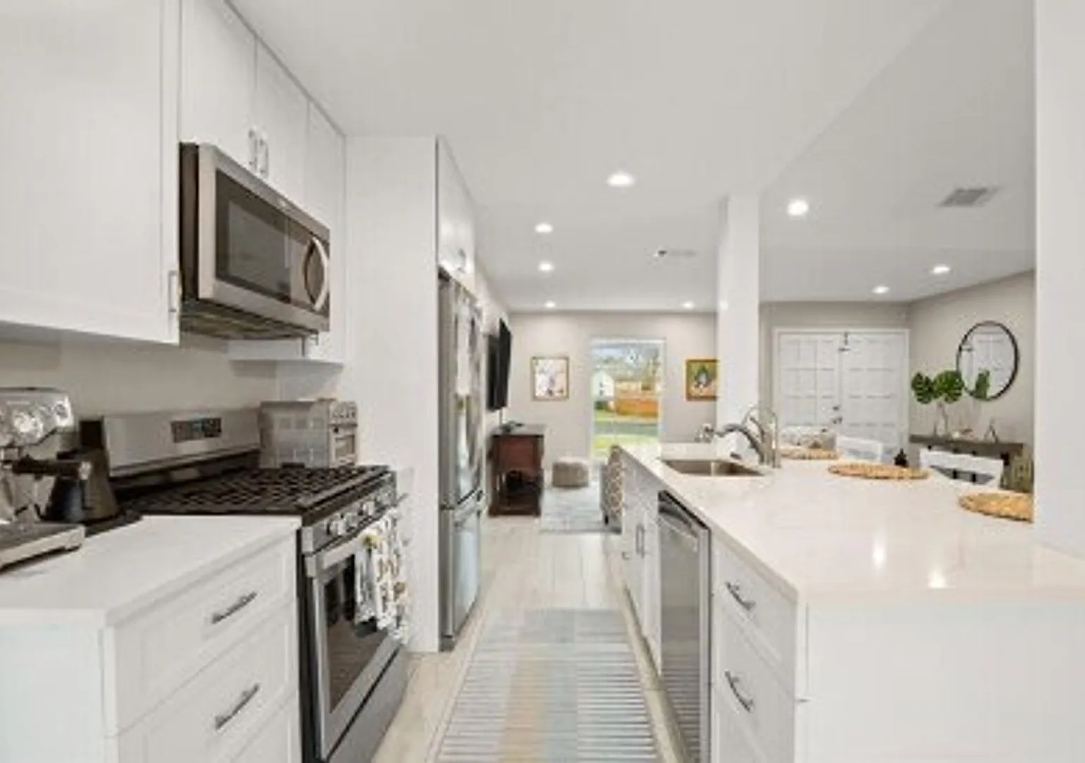11915 Wander Ln, Austin, Texas 78750 — Photo 1