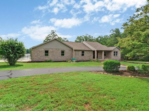 8621 Cherokee Trl, Crossville, TN 38572