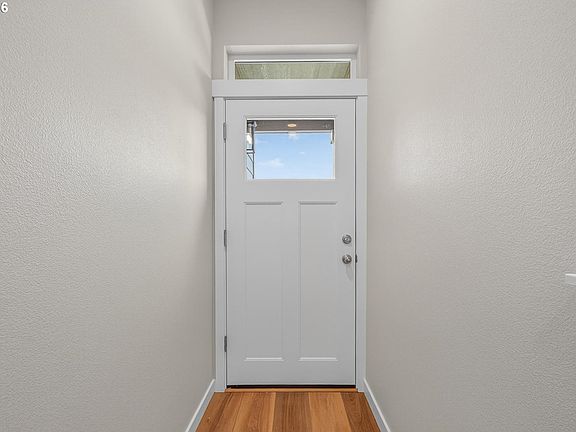 4th image of 9275 E Burnside St