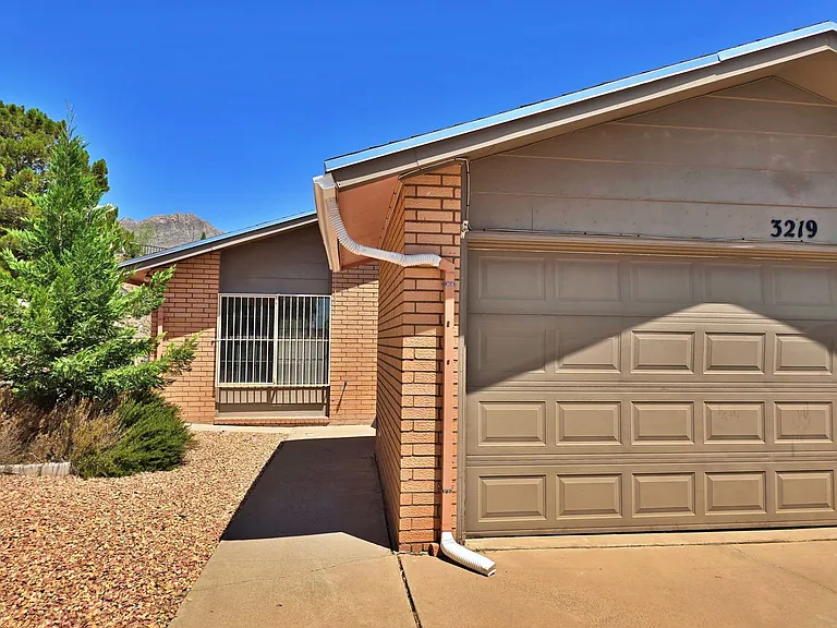 3219 Mountain Ridge Dr — Photo 16