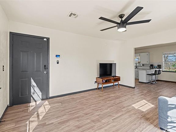 3rd image of 13800 E Stella Rd