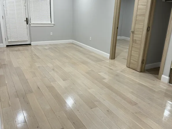 31-12 38th Avenue image 2 of 16