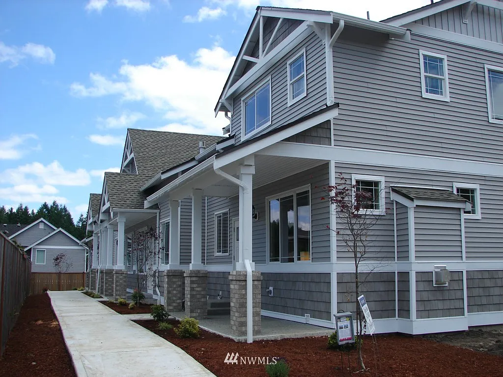 520 Yauger Way NW #130D photo 1