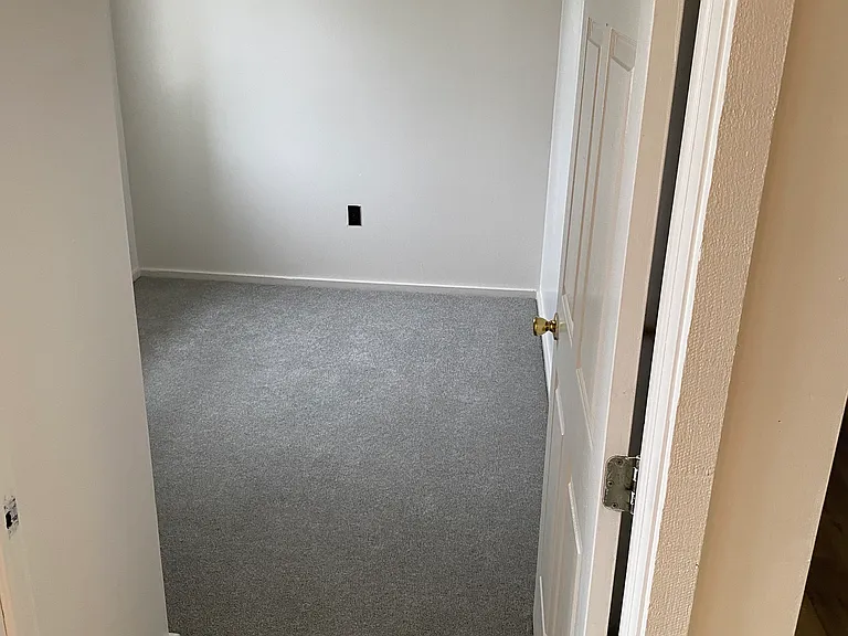138 Clay Ave #4 — Photo 5