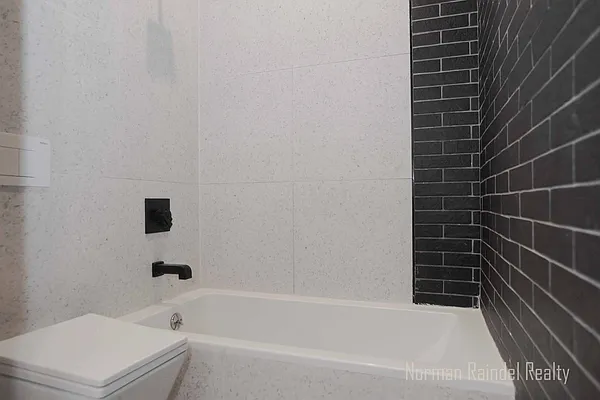 Rented by Norman Raindel, LREB | media 37