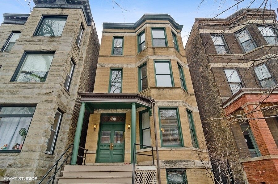 1st image of 2111 N Kenmore Ave APT 1