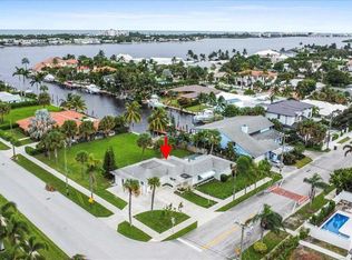 2412 N Lakeside Dr, Lake Worth, FL 33460
