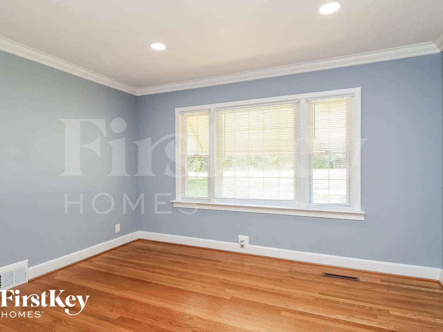 3 bed, 1.5 bath, 1650 sqft, $2,260 — Photo 3