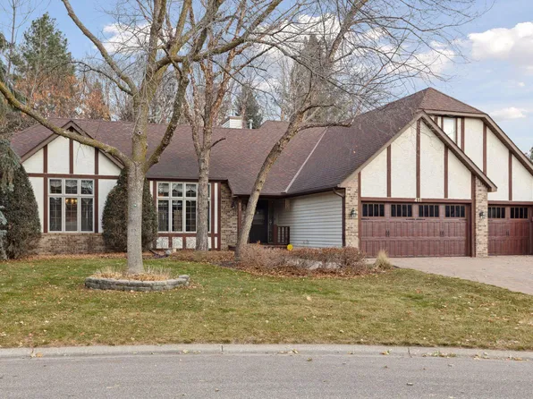 411 Wyndham Cir E, New Brighton, MN 55112
