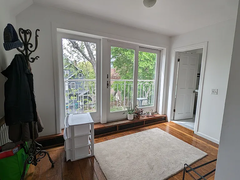 51 Argyle St #4 — Photo 2