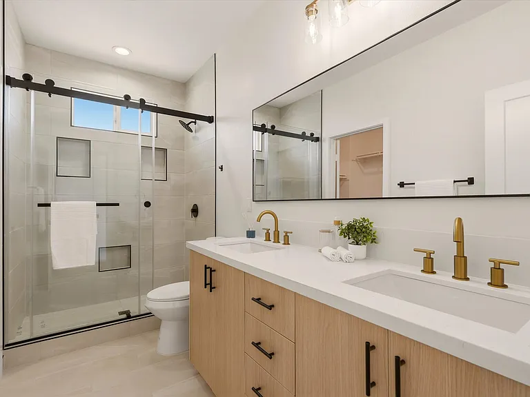 5824 Persepolis Ct — Photo 29