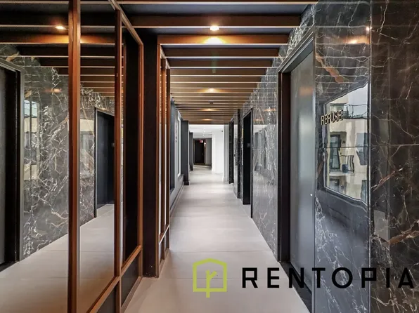 228 Berry Street image 17 of 22