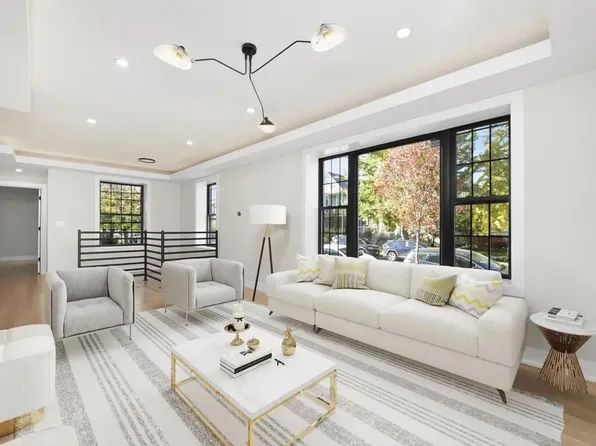 4153 N Hermitage Ave #2S, Chicago, IL 60613