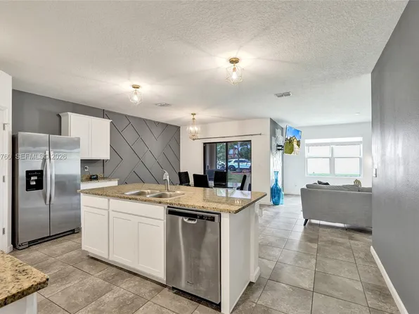 6479 NW Castlebrook Ave, Port Saint Lucie, FL 34983