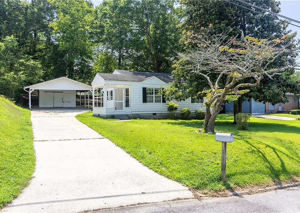 1st image of 383 Laura Dr NW