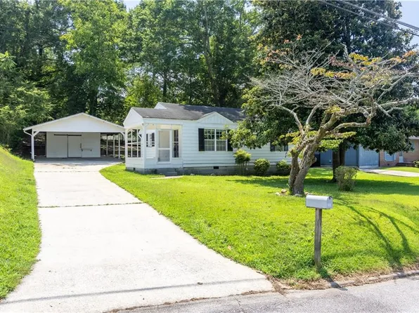 383 Laura Dr NW, Gainesville, GA 30501