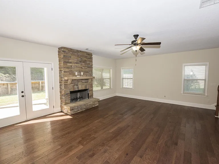 1177 Weatherford St — Photo 7
