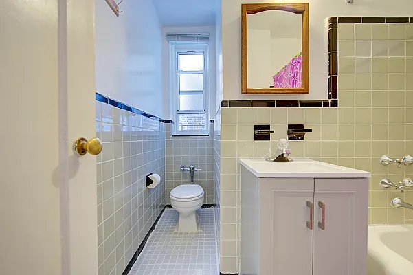 Sold by Akam Sales and Brokerage | media 14