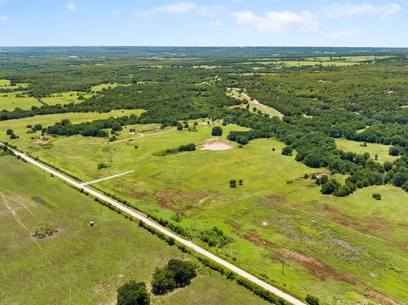 393 Franklin, Saint Jo, TX 76265