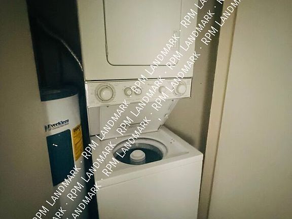 5th image of 205 Mineola Blvd APT 5J
