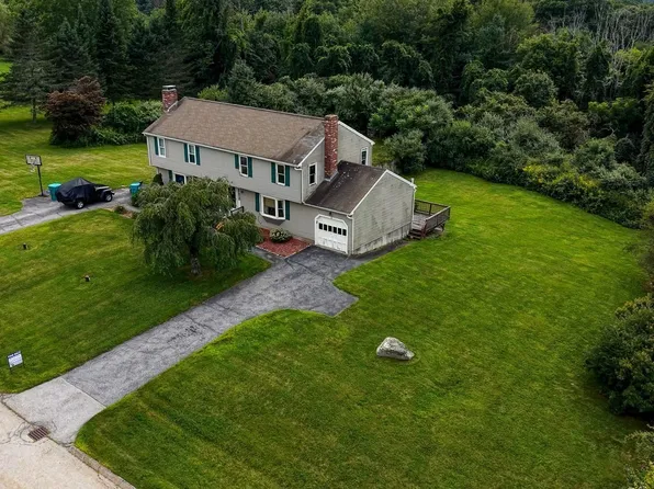 4 Henry Marsh Rd #B, Oxford, MA 01540