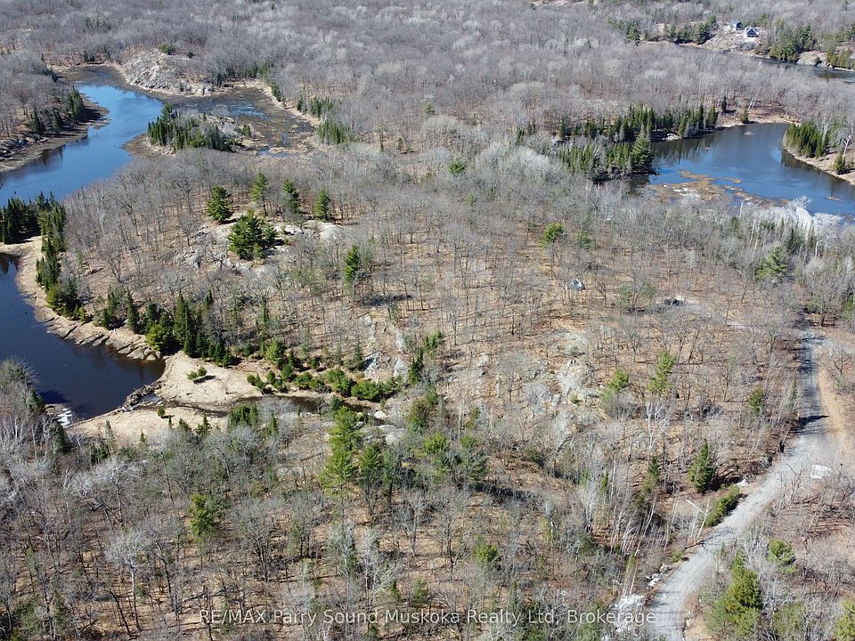 1st image of 1851 Inverlochy Rd