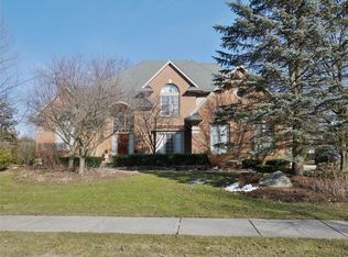 5846 Clearview Dr, Troy, MI 48098