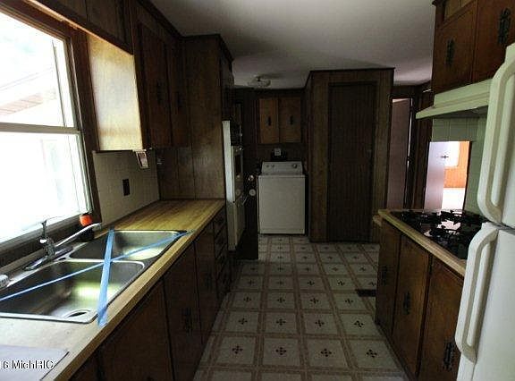4th image of 13170 Long Lake Dr NW